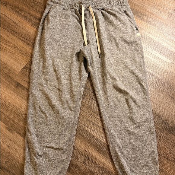 Vuori Heathered Gray Joggers - Picture 3 of 7